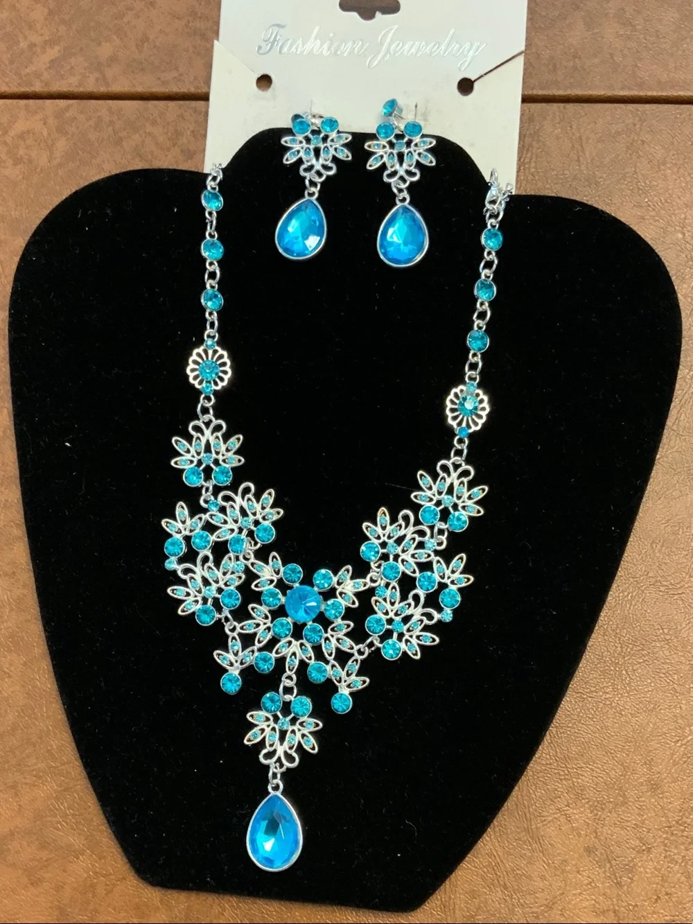 Fashion Jewelry Turquoise Blue Floral Crystal Necklace and Earrings  3 sets